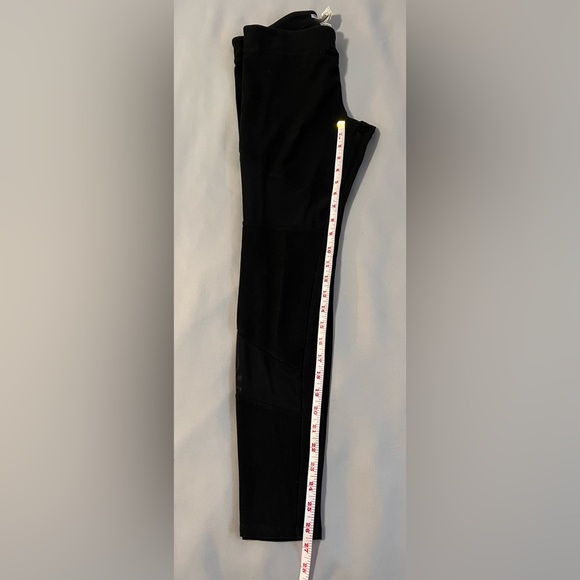 Forever 21 Athletic Yoga Pants Leggings With Mesh Cut Outs Size L Black E2 - Picture 4 of 10